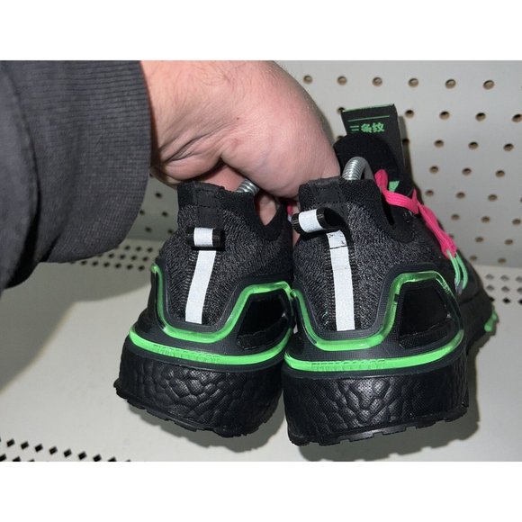 Adidas UltraBoost 20 Explorer Mens Athletic Running Shoes Size 8.5 GZ7362 - Picture 3 of 9